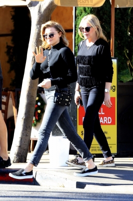 Enjoys_a_lunch_with_her_family_at_Il_Pastaio_in_Beverly_Hills2C_CA_28429.jpg