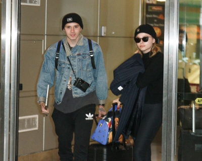 Spotted_at_JFK_Airport_with_Brooklyn_Beckham_in_NYC_281329.jpg