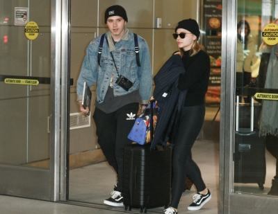Spotted_at_JFK_Airport_with_Brooklyn_Beckham_in_NYC_281429.jpg