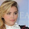 Chloe-Moretz_-Paying-Homage-Photocall-at-42th-Deauville-US-Film-Festival--05.jpg