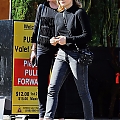 Enjoys_a_lunch_with_her_family_at_Il_Pastaio_in_Beverly_Hills2C_CA_281629.jpg