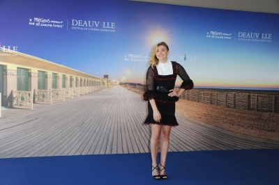 Chloe-Moretz_-Paying-Homage-Photocall-at-42th-Deauville-US-Film-Festival--08.jpg