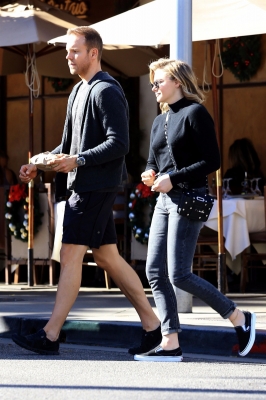 Enjoys_a_lunch_with_her_family_at_Il_Pastaio_in_Beverly_Hills2C_CA_282429.jpg