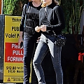 Enjoys_a_lunch_with_her_family_at_Il_Pastaio_in_Beverly_Hills2C_CA_281529.jpg