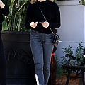Enjoys_a_lunch_with_her_family_at_Il_Pastaio_in_Beverly_Hills2C_CA_28829.jpg
