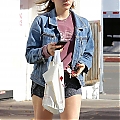 Keeps_it_casual_while_stopping_by_a_CVS_pharmacy_in_Studio_City2C_CA_28429.jpg